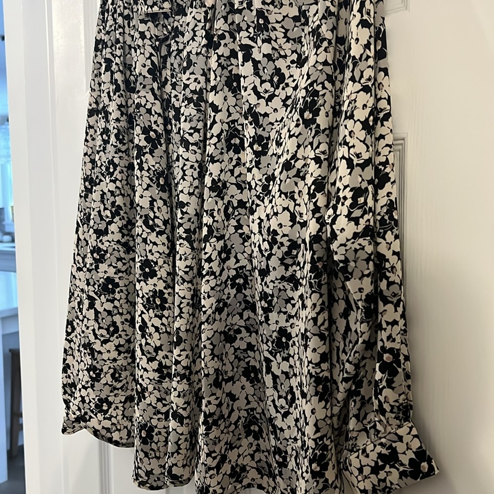 H&M blouse button up - Picture 2 of 2